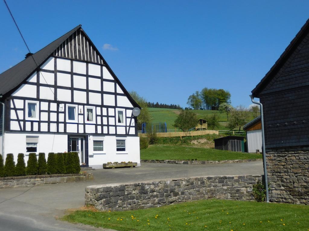 Ferienbauernhof Familie Stratmann Appartement Eslohe Buitenkant foto