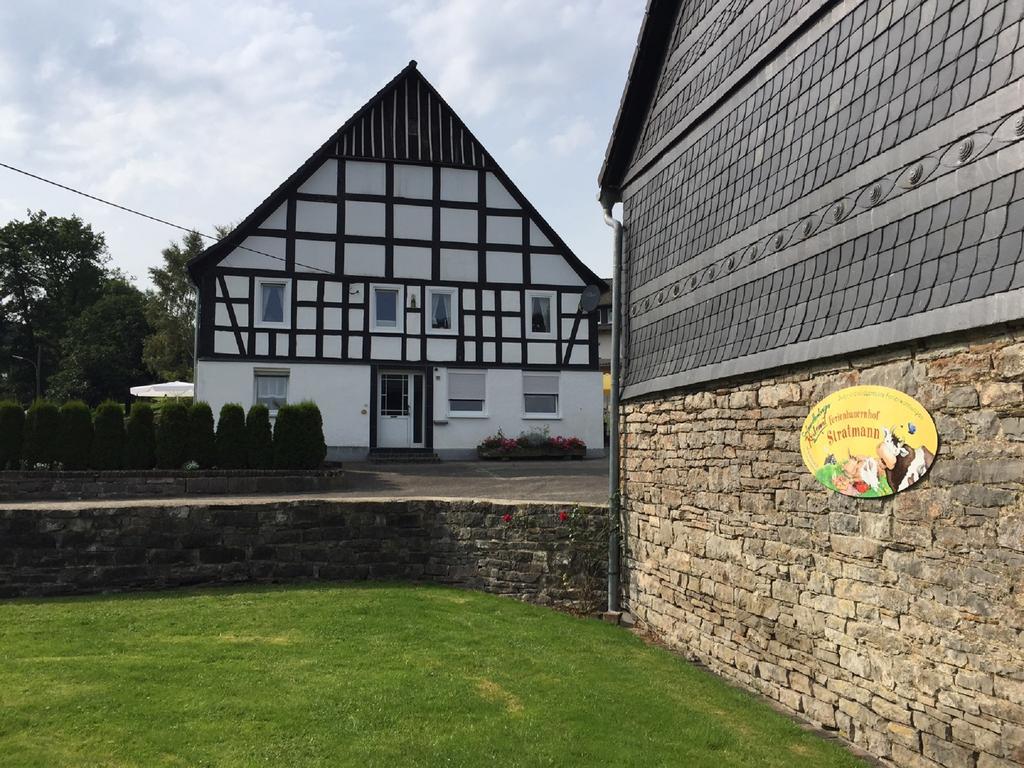 Ferienbauernhof Familie Stratmann Appartement Eslohe Buitenkant foto